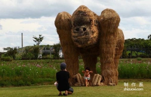 Straw Art: Creative Sculpture