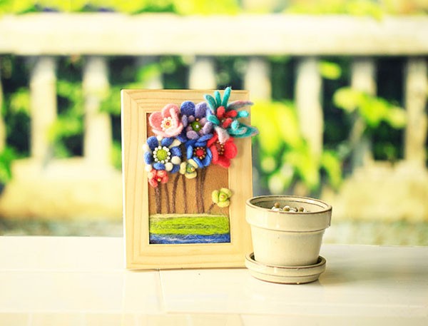 Appreciation of the three-dimensional paintings of small flowers in the wool felt handmade DIY photo frame