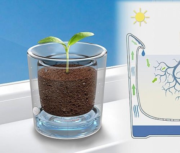 Water recycling flower pots effectively reduce watering times