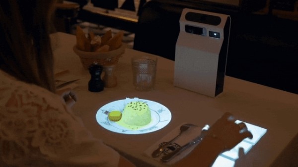 Let you see how high-tech restaurants are nowadays