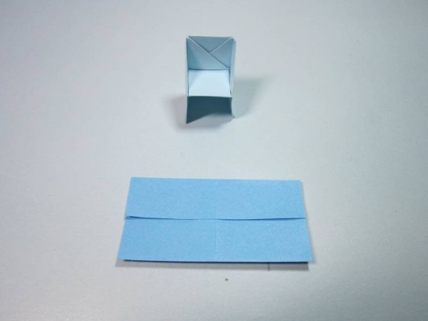 Simple origami tutorial for 3D chair