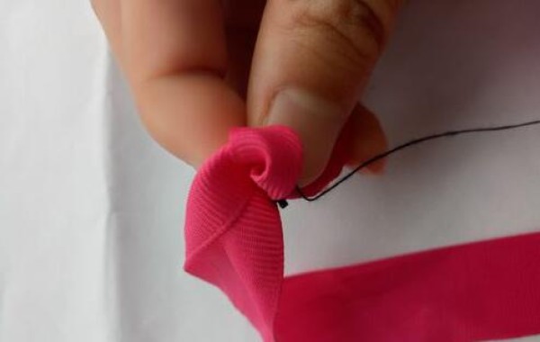 Making roses with threaded tape creative handmade tutorial