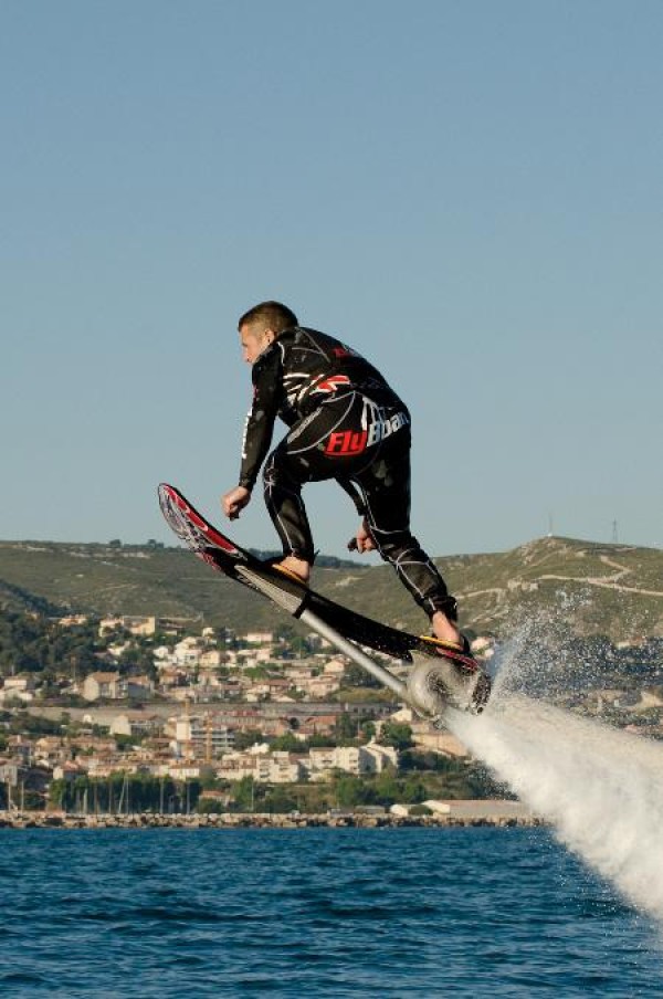 flyboard—super pull Feng Shui powered jet skateboard