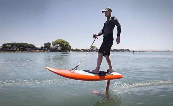 Jetfoiler is an electric surfboard that can surf even without waves