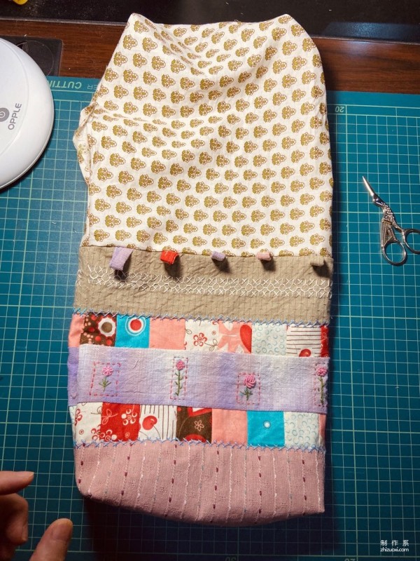 Making handmade fabric bags, patchwork drawstring pockets including drawings and detailed steps