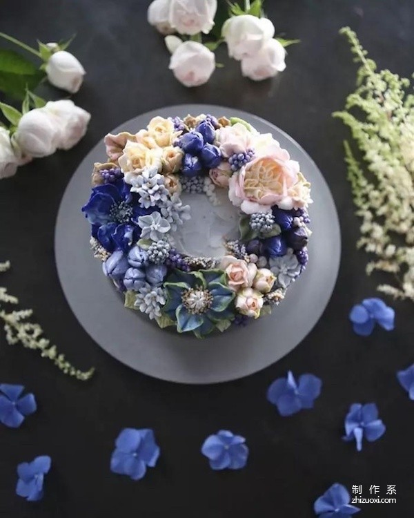 Turn the buttercream cake into a flower arrangement art, are you willing to eat it?