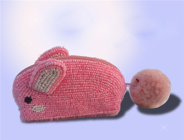 Cute three-dimensional rabbit beaded coin purse made by DIY hand embroidery