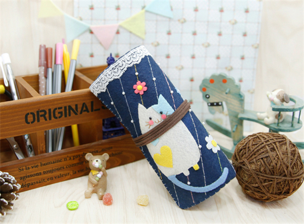 DIY handmade non-woven little cat pencil bag