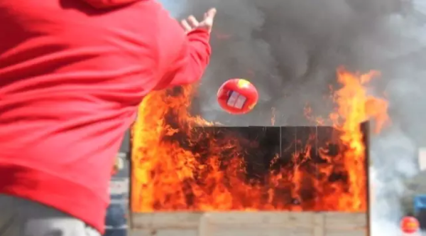 Elide Fire fire extinguishing ball can be put out by throwing it directly