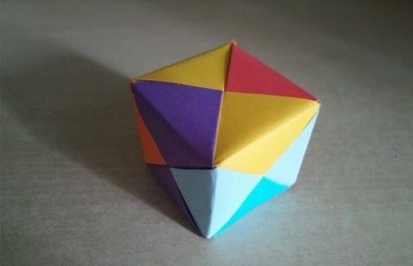 How to fold a colored cube