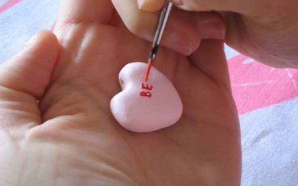 Teach you how to make heart-shaped candy pins with ultra-light clay Creative Clay