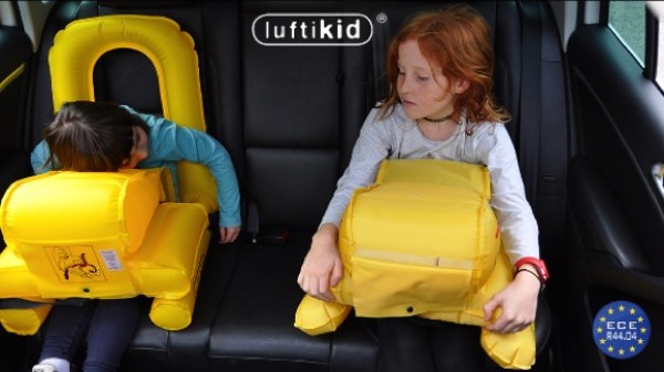 Inflatable child safety seat