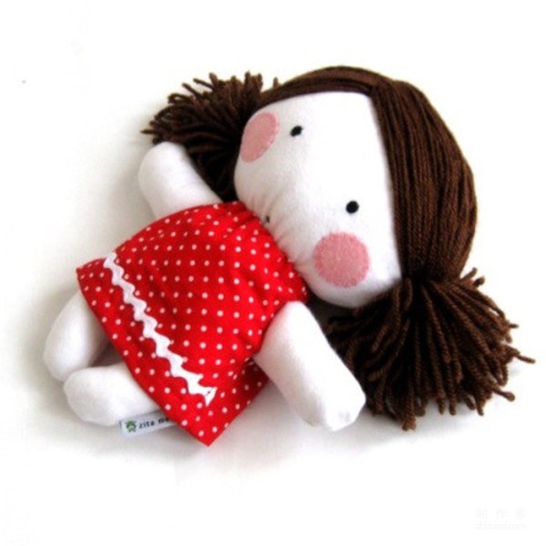 These dolls are so cute and easy to make. A guide to sewing doll stitches is included.