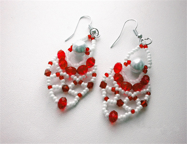 Hand-sewn beaded DIY exquisite and beautiful earrings trinkets