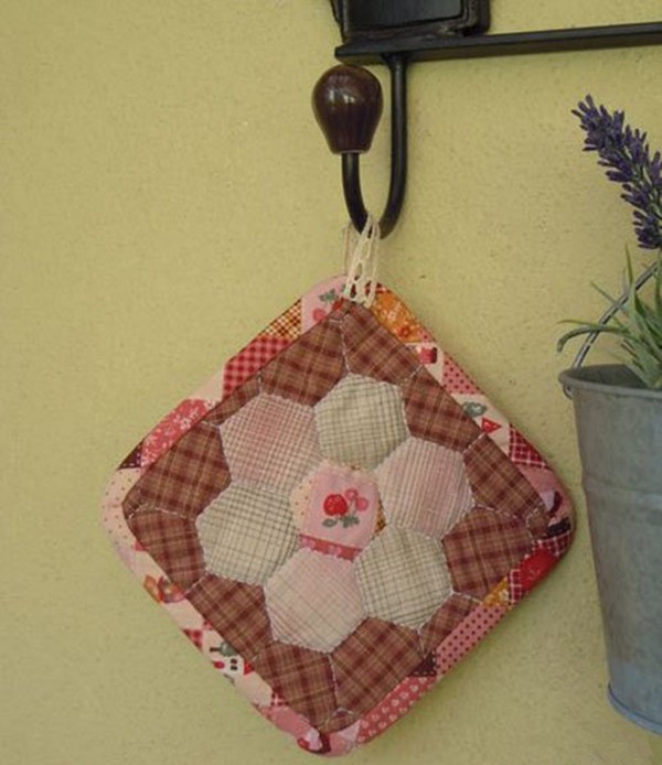 Make the perfect fabric pot holder