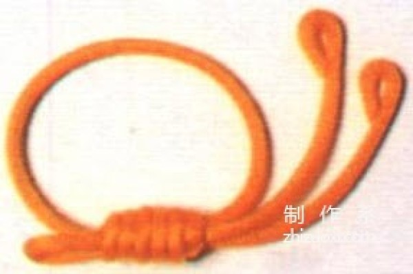 How to weave small snails with Chinese knots