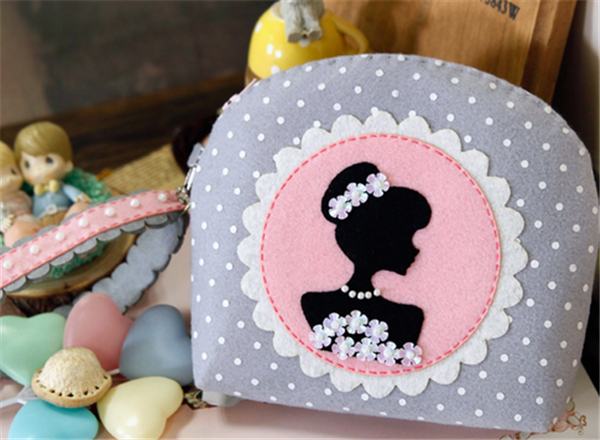 Creative non-woven handmade fabric DIY princess clutch coin purse