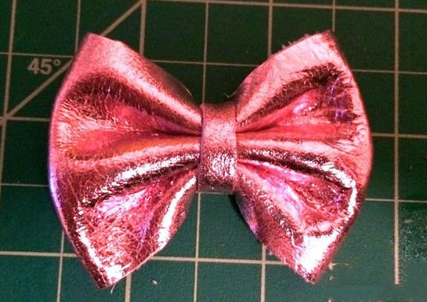 How to make a simple leather bow