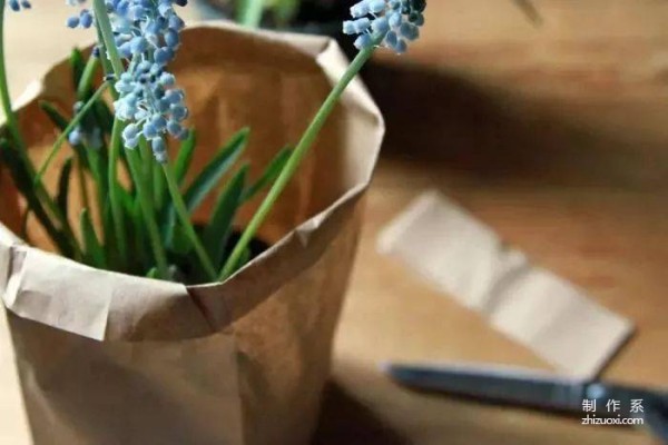 Teach you to use kraft paper to make a high-end looking flower pot