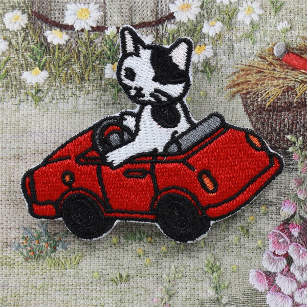 Exquisite and creative hand-embroidered DIY driving cat cloth patch