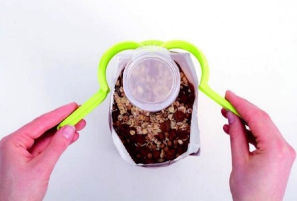 Practical plastic bag sealer