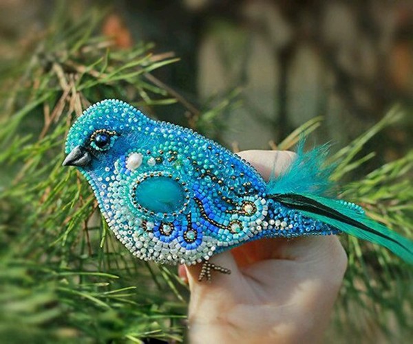 Cute yet elegant bird hand-beaded DIY trinkets