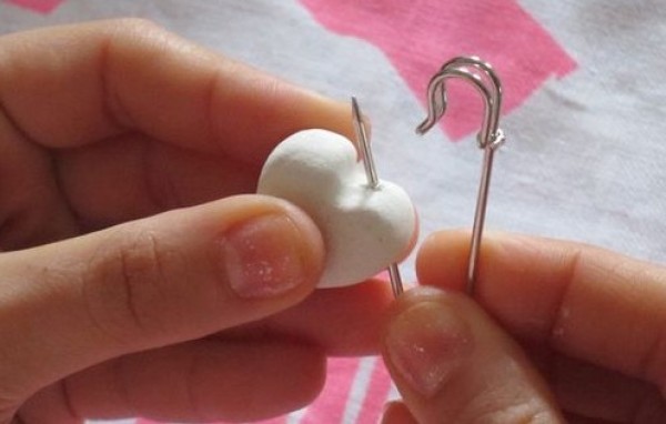 Teach you how to make heart-shaped candy pins with ultra-light clay Creative Clay