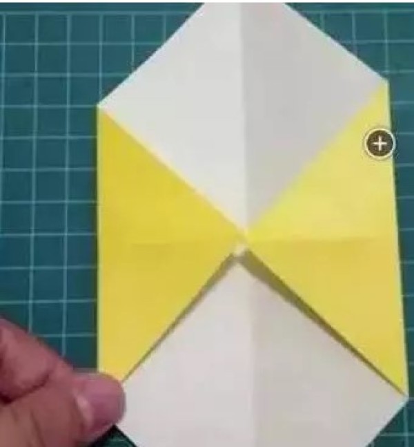 Illustration of making origami lanterns, hanging on the wall will give you a unique flavor