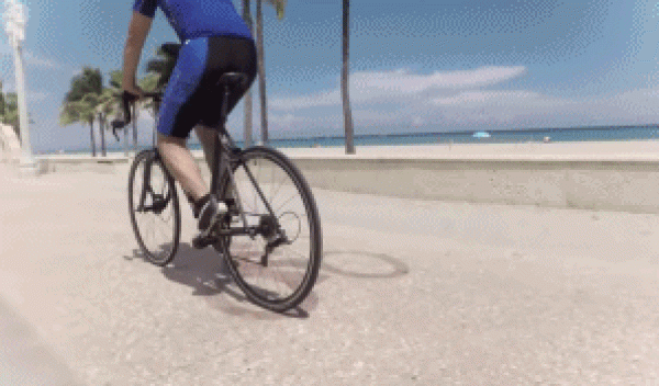 A bicycle that can be ridden not only with your feet but also with your hands