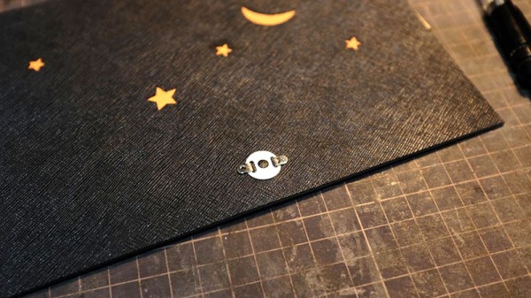 The process of making the starry sky satchel is so detailed that you won’t know how to make it if you don’t believe it.