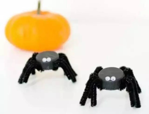 Simple and creative handmade crafts using bottle caps to make spiders