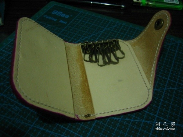 Leather art leather hand-making tutorial, pink red moon leather card holder hand-making tutorial