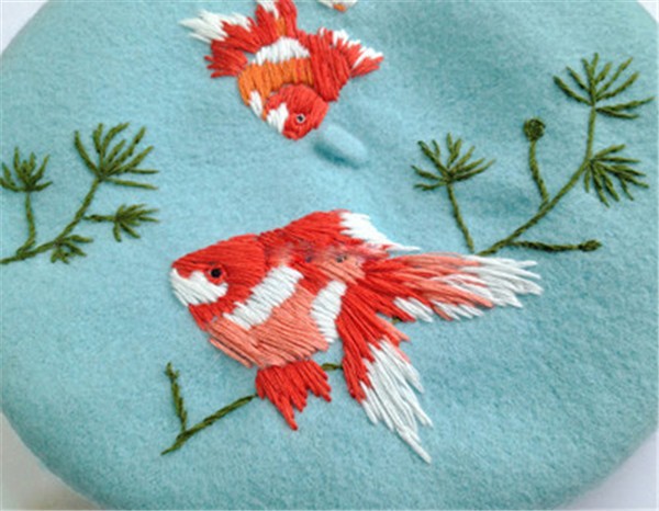 Appreciation of creative little goldfish embroidery DIY handmade works