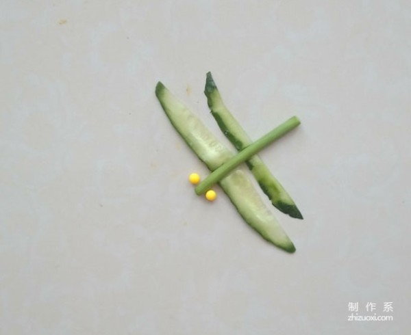 How to make vegetable dragonfly collage