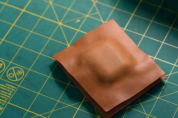 How to make a shape-shaped AirPods headphone case