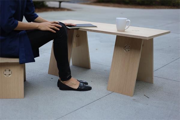 Furniture that can be assembled arbitrarily like building blocks