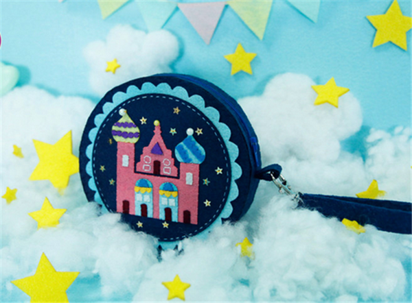 DIY fabric creative castle coin purse made of handmade non-woven fabrics