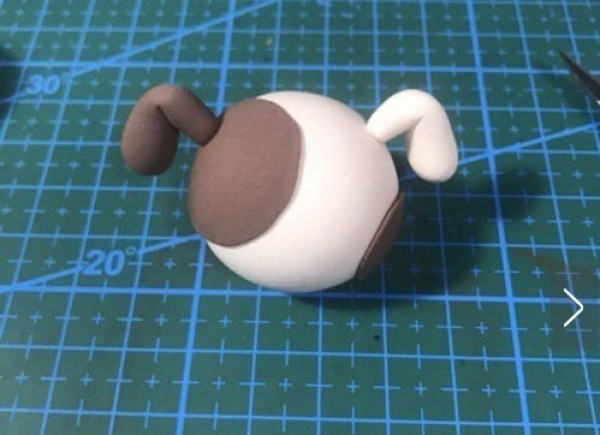 A set of instructional illustrations on how to make cute little clay animals