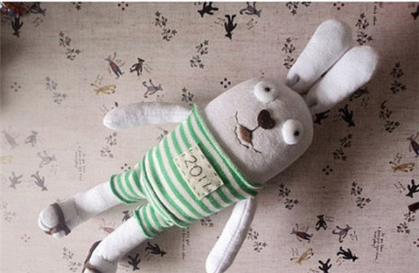 Cute escape rabbit made by DIY using old socks and handmade fabrics