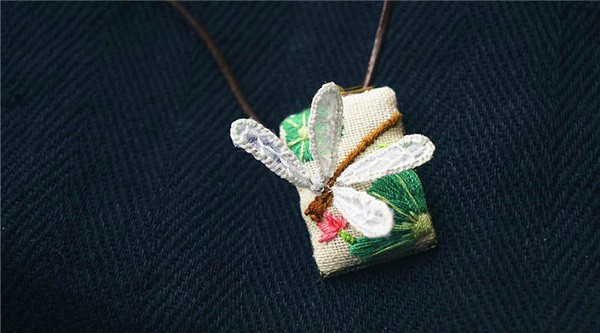 Beautiful handmade DIY embroidery and elegant trinket products to appreciate