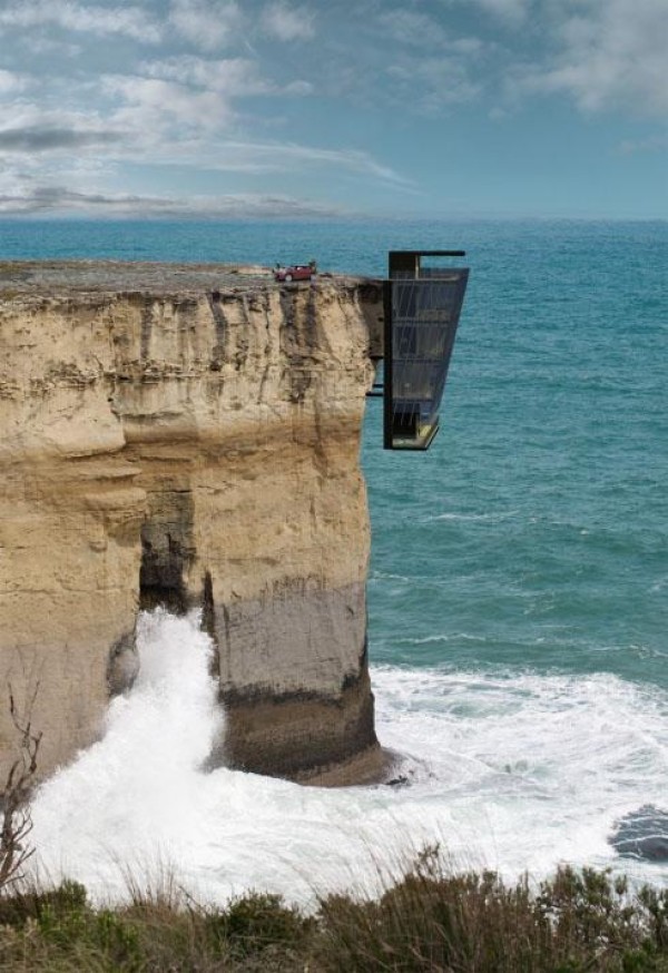 Do you dare to live in a holiday cabin on a cliff?