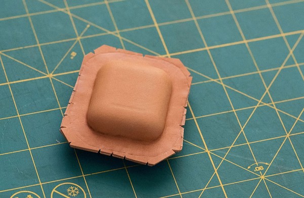 How to make a shape-shaped AirPods headphone case