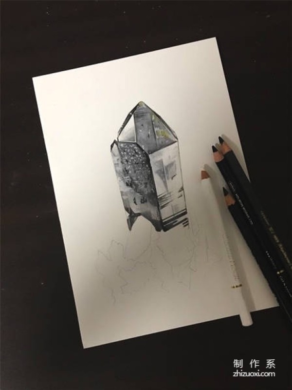 15-year-old Japanese genius painter uses pencil to draw ultra-realistic gems