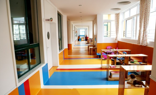 Complete DIY method for decorating kindergarten corridors