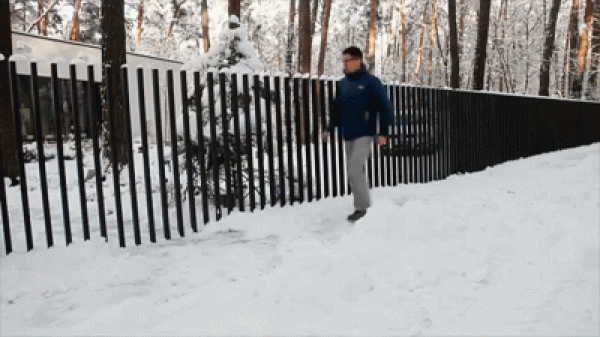 Fancy Fence retractable fence that can be hidden underground at any time