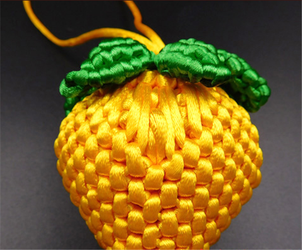 Hand-knitted creative DIY exquisite Shoudao keychains in various colors