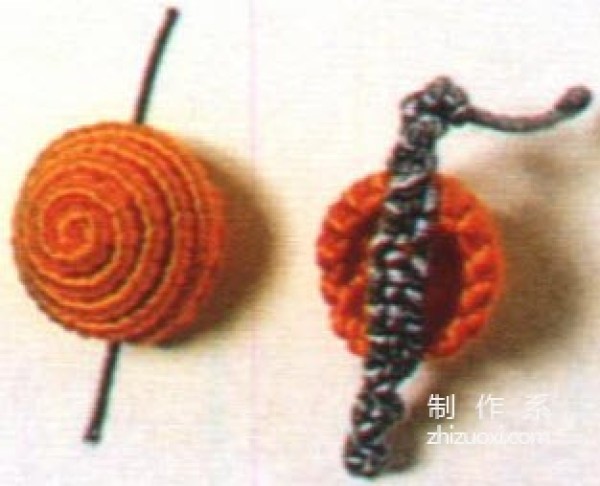 How to knit small snails with Chinese knots