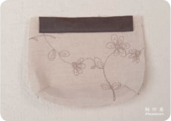 Teach you how to hand-make a beautiful DIY fabric coin purse with embroidery patterns of bees and flowers