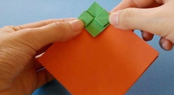 Simple origami method of persimmon