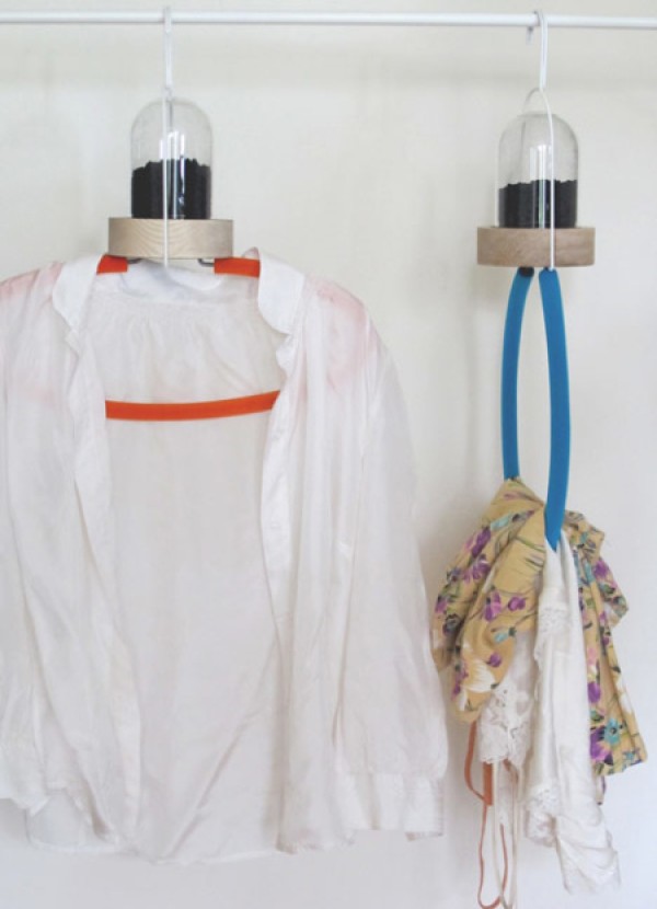 self cleaning clothes hanger